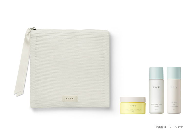 ①RMK オリジナル フラットポーチとミニサイズのスキンケア3品*